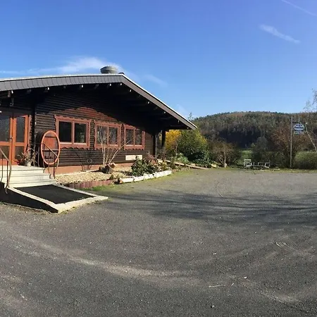 Log Cabin *